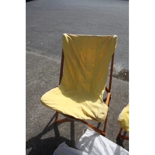 50K - Set 4 unusual garden chairs with canvas covers