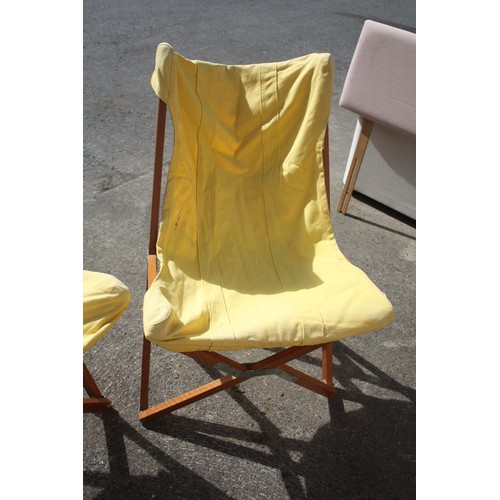 50K - Set 4 unusual garden chairs with canvas covers