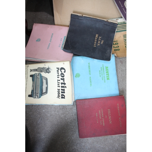 301A - Box of assorted car manuals etc