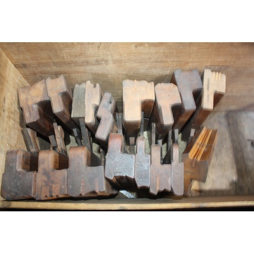 327E - Carpenters tool box containing approx 50 wood planes in good condition