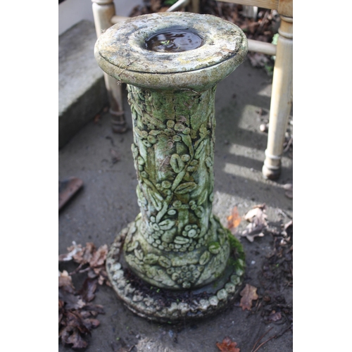 40 - Concrete bird bath 17 1/2