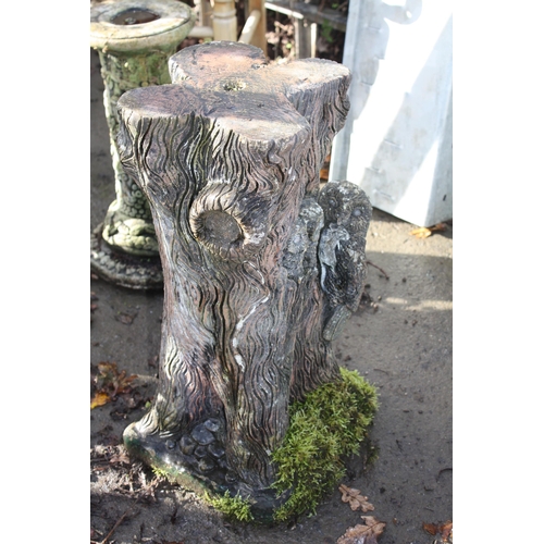 41 - Concrete tree effect pedestal with owl & mouse 21