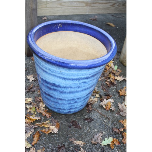 33H - Large blue wavy glazed pot 13