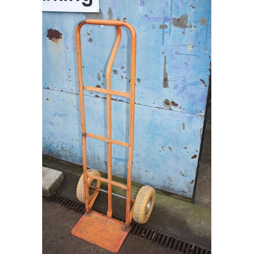 53 - Set orange sack trucks with inflated tyres