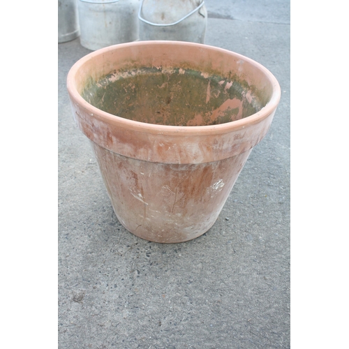 58 - Large terracotta pot 14 1/2