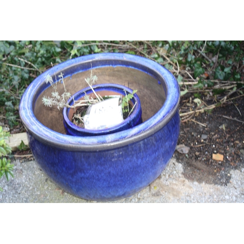 70 - Large blue glazed terracotta pot 10