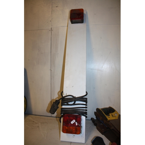 99 - 3 ft trailer lighting board