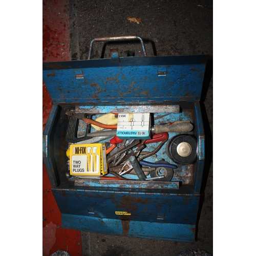 113 - Halfords metal tool box & contents