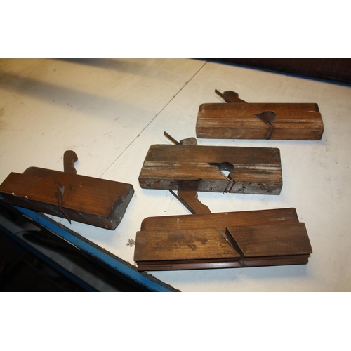 125 - Box moulding planes