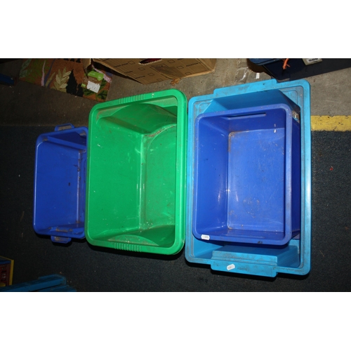 146 - 4 assorted plastic tubs