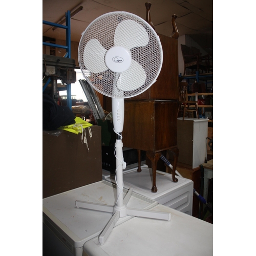 178 - Quest adjustable height standard fan