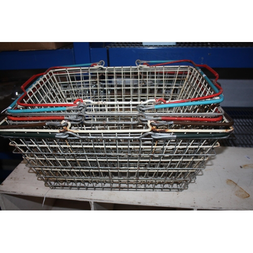 223 - Quantity vintage wirework shopping baskets