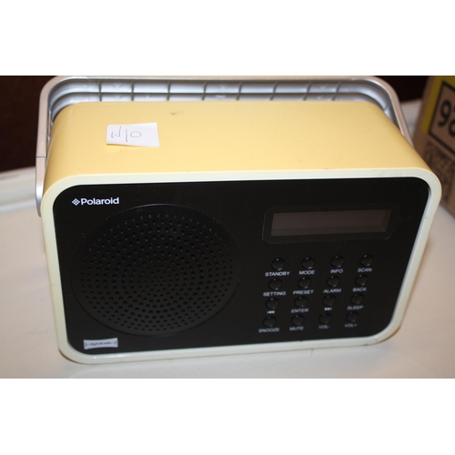 262 - Mains or battery operated DAB radio