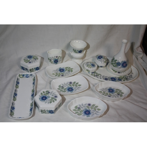 316 - Quantity Wedgwood Clementine trinkets etc tallest 5 1/4