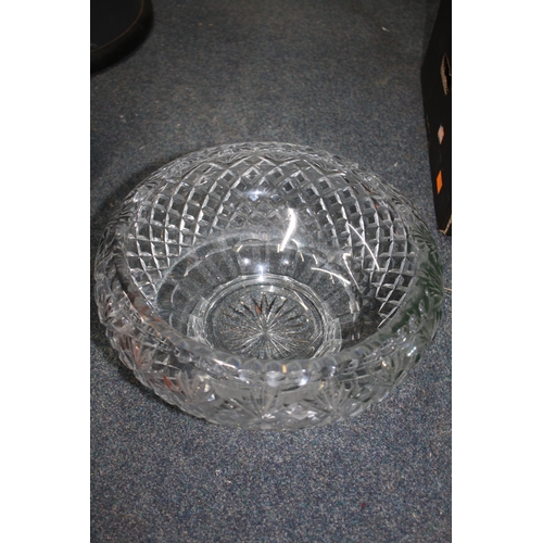 418 - Large heavy glass bowl 12