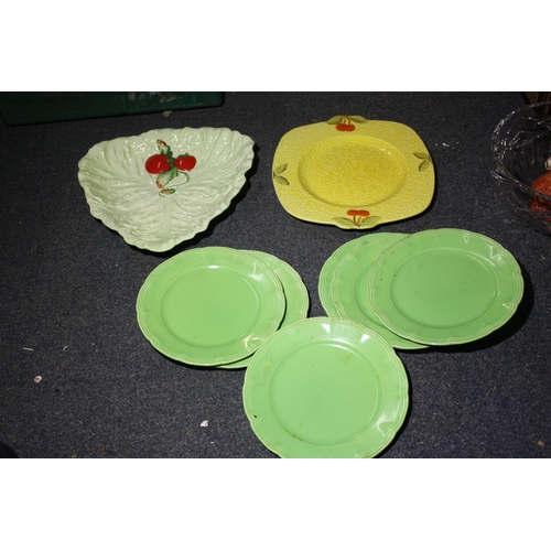 447 - Carltonware salad dish 10