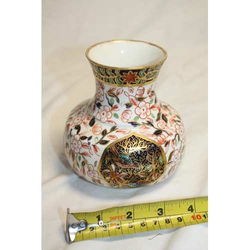 477 - Crown Derby vase 4 1/2