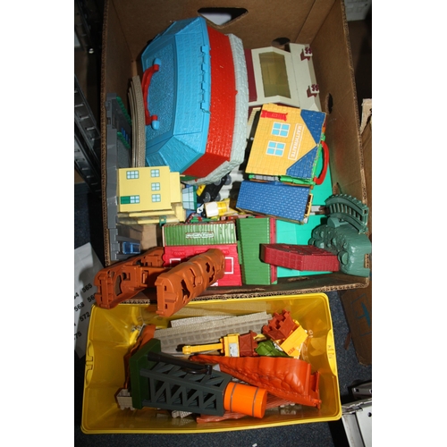 563 - 2 tubs & bag Thomas the Tank Engine accessories