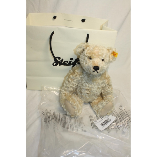 590 - Steiff growler teddy bear 11