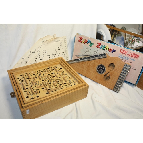 600 - Boxed Zippy Zither & ball bearing game