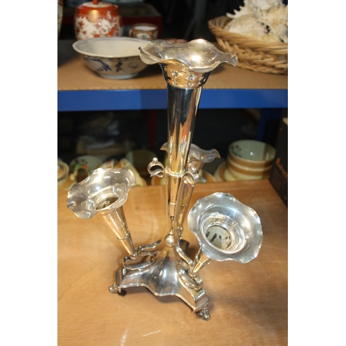 633 - Plated epergne 16