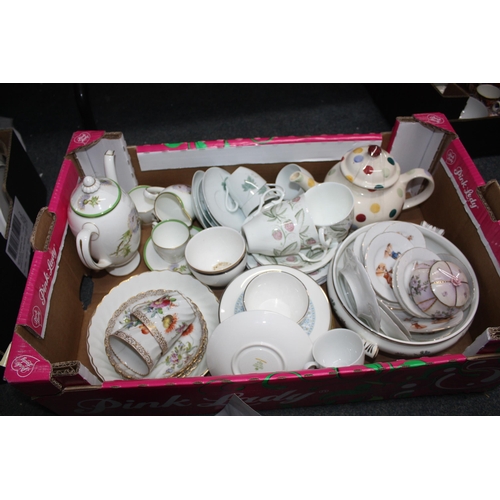 650 - Box Doulton coffeeware, miniature plates etc