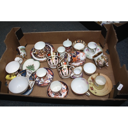 652 - Box Royal Crown Derby etc