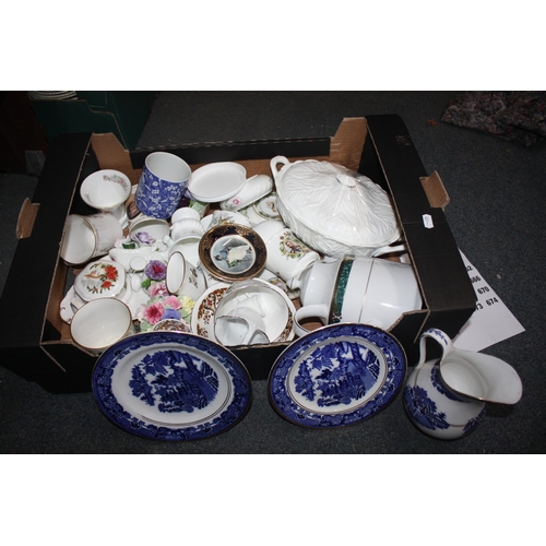 660 - Box Coalport tureen, cups, jug etc