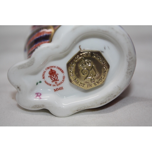 671 - Royal Crown Derby Cat paperweight with gold stopper MM11 3