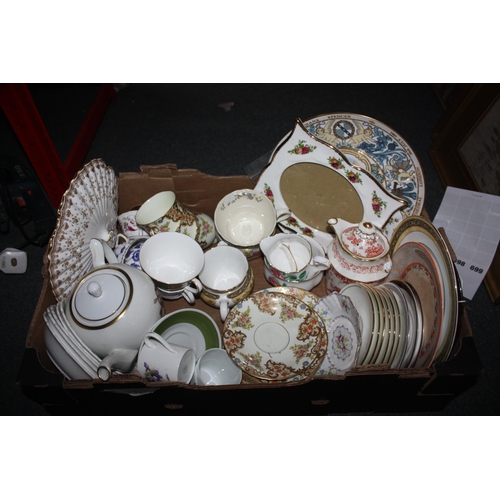 697 - Box assorted china etc