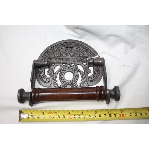 739 - Iron & wood toilet roll holder