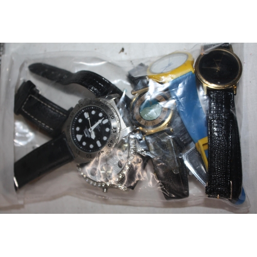 810 - Bag assorted watches