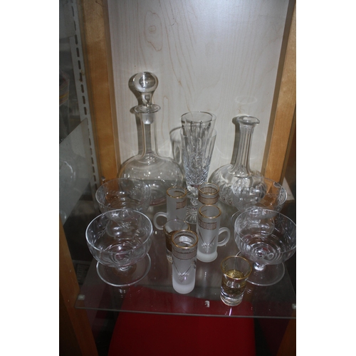 828 - Shelf assorted glass