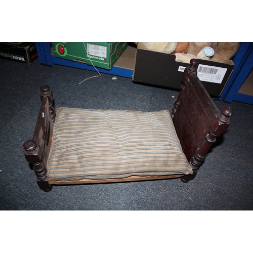 1449 - Vintage mahogany dolls bed 12