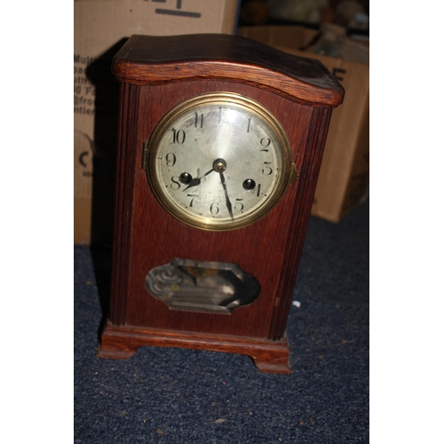 1457 - Arch topped oak mantel clock 12