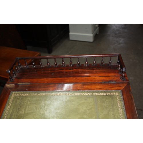 1537 - 19th Century rosewood Davenport 32