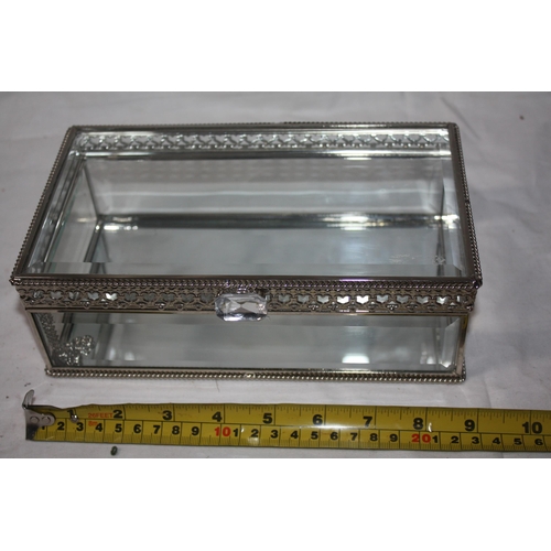 474 - Decorative glass beveled edge box