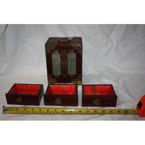 504 - Oriental lacquered jewellery cabinet with inlaid decoration 71/2