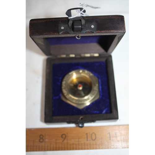 1473 - Cased compass in form of nut