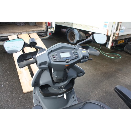 24 - Royale heavy duty mobility scooter- full working order with charger & spare seat