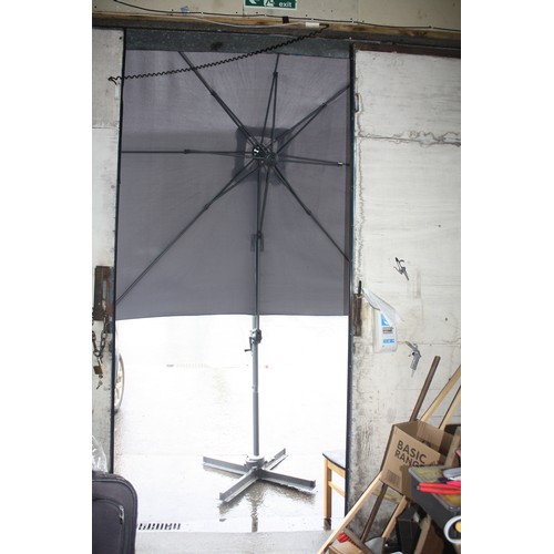 113 - As new large adjustable parasol