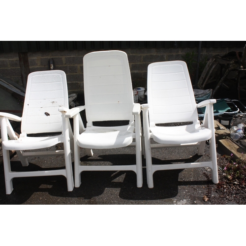 20A - 3 adjustable reclining garden chairs