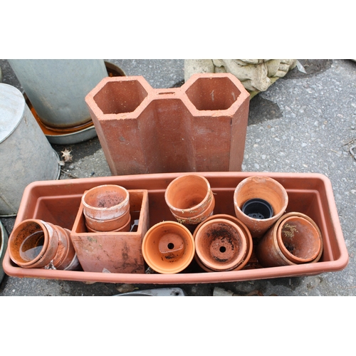 210F - Terracotta planters