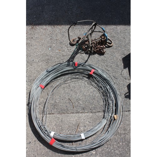 32 - 2 rolls wire, tow rope, D shackles etc