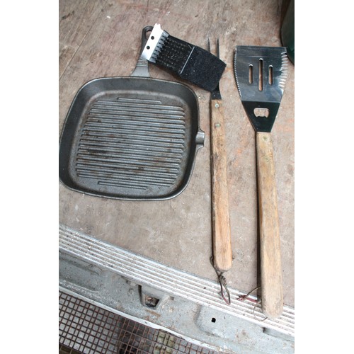 124 - New charcoal barbecue & charcoal & tools and new old stock steak pan