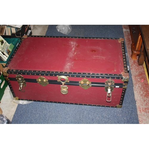 1878 - Travelling trunk 35 cm h. x 92 x 50