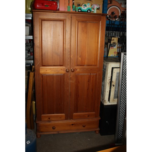 1888 - Pine double wardrobe