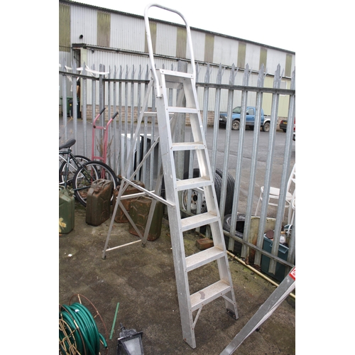 116 - Heavy duty aluminium steps