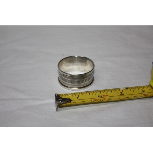 1129 - Silver napkin ring 13.8 grammes