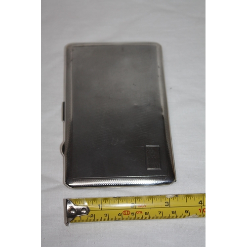 1131 - Silver mongrammed cigarette case 191 grammes all in